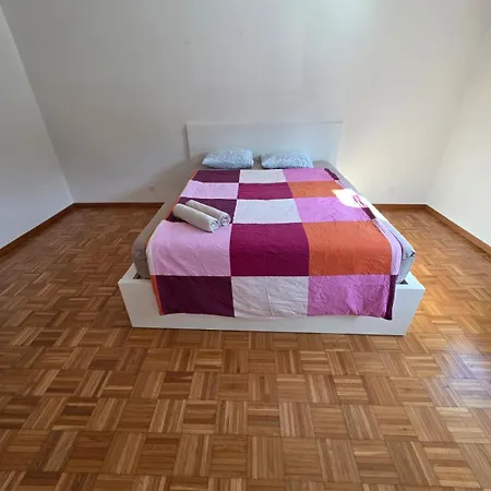 Large Flats, Center - Sch 아파트