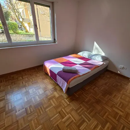 Large Flats, Center - Sch Apartamento