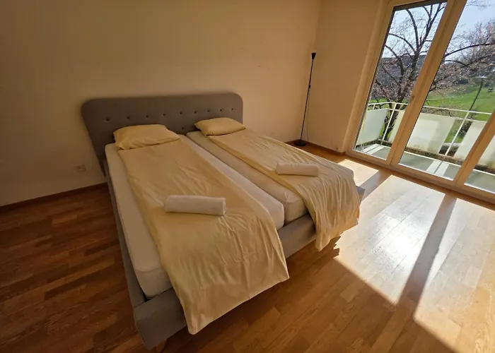 Large Flats, Center - Sch Apartman *