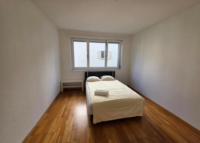 Large Flats, Center - Sch Apartman