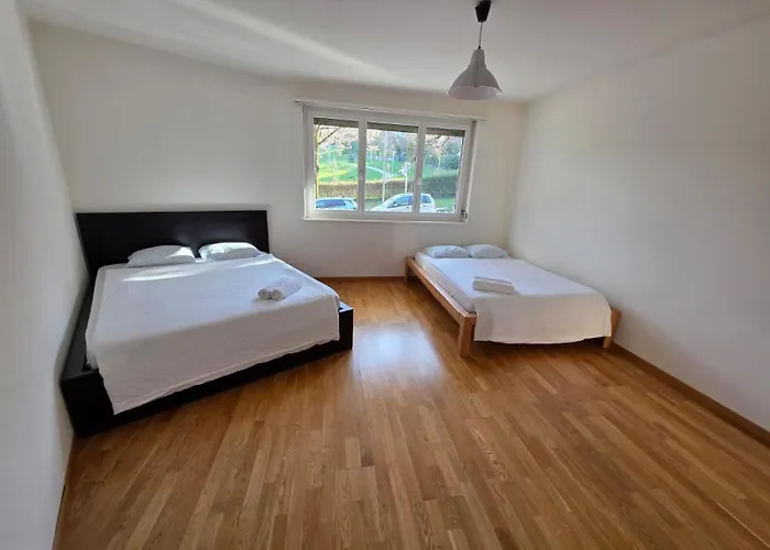 Large Flats, Center - Sch Apartment *