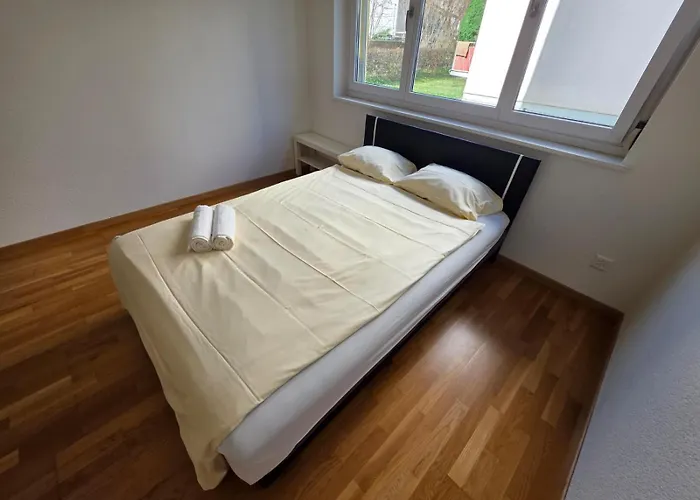 Large Flats, Center - Sch Apartment *