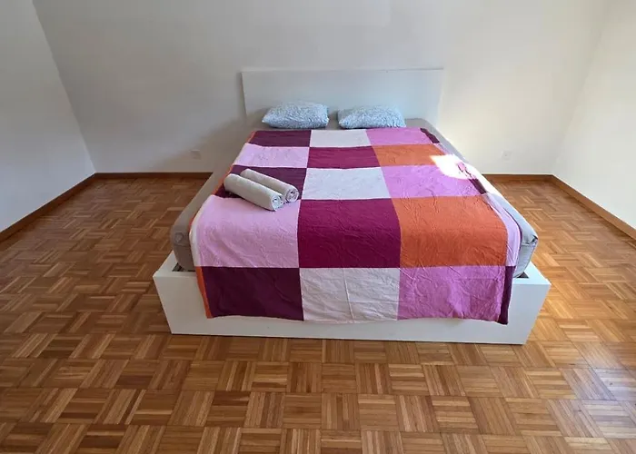 Large Flats, Center - Sch Apartment