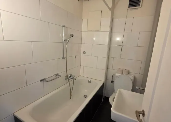 Large Flats, Center - Sch Apartment *