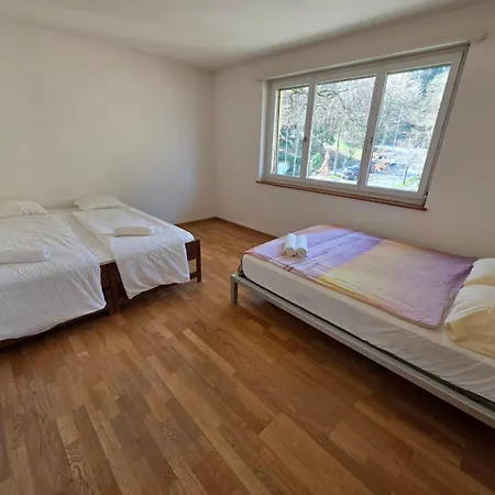 Large Flats, Center - Sch * Curych