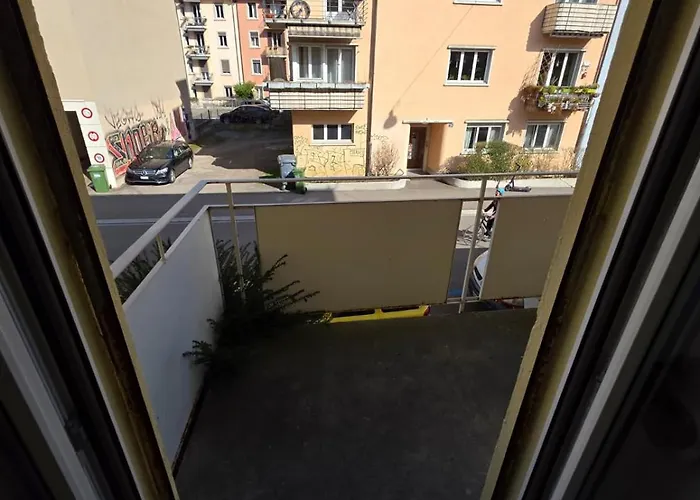 Large Flats, Center - Sch * Curych