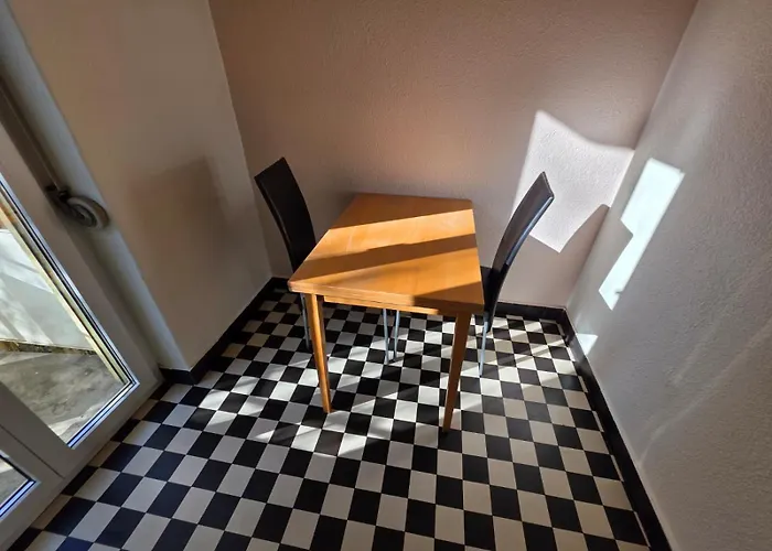 Large Flats, Center - Sch * Curych